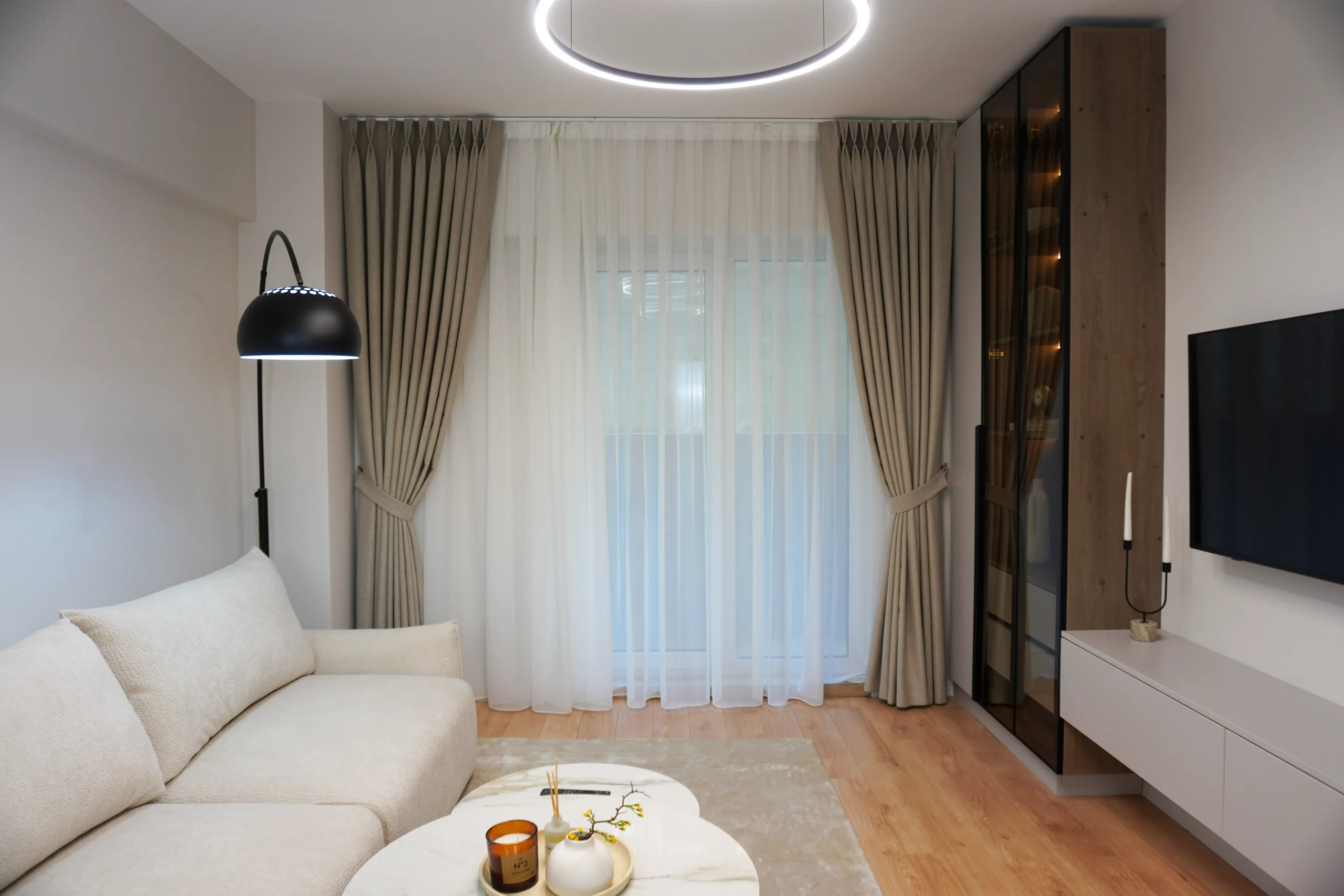 Showroom Contemporan Homes
